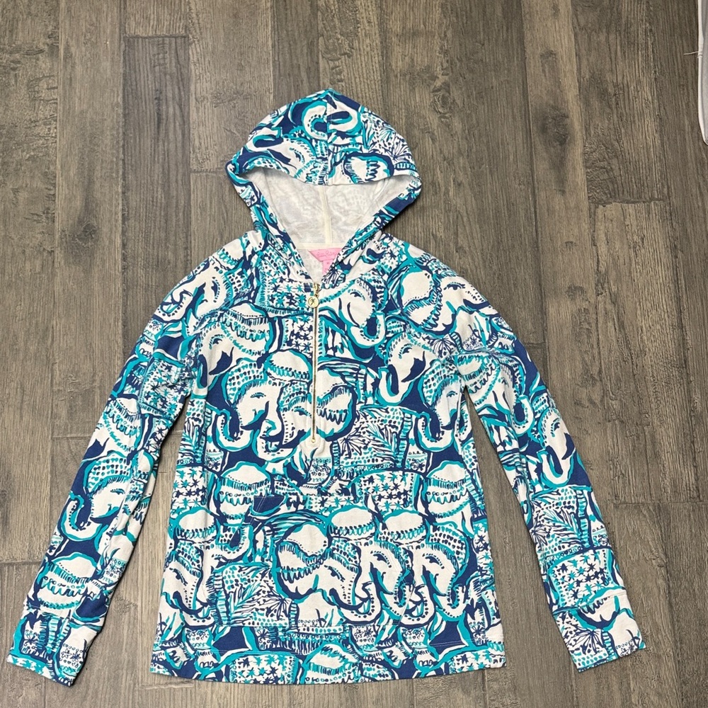 Lilly Pulitzer Blue and White Elephant Patterned Pullover with Hood
